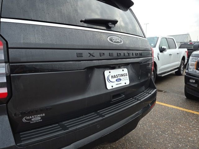 Certified 2023 Ford Expedition Limited image 9