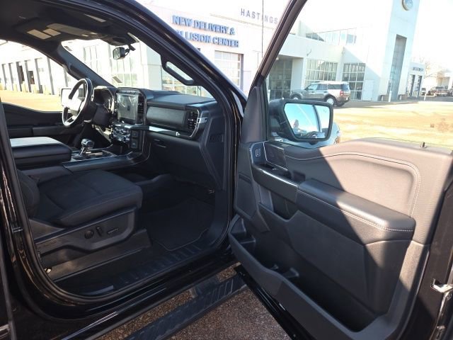 Certified 2022 Ford F150 XLT w/ Equipment Group 302A High image 33