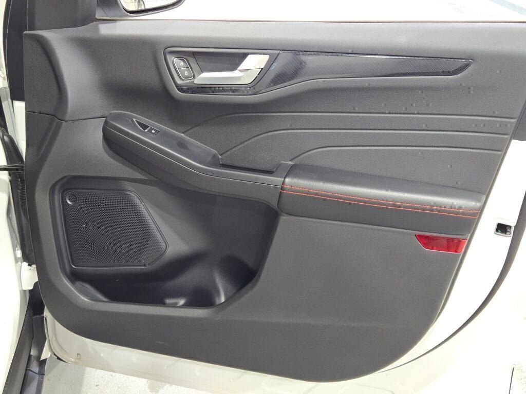 Certified 2023 Ford Escape ST-Line Elite image 14