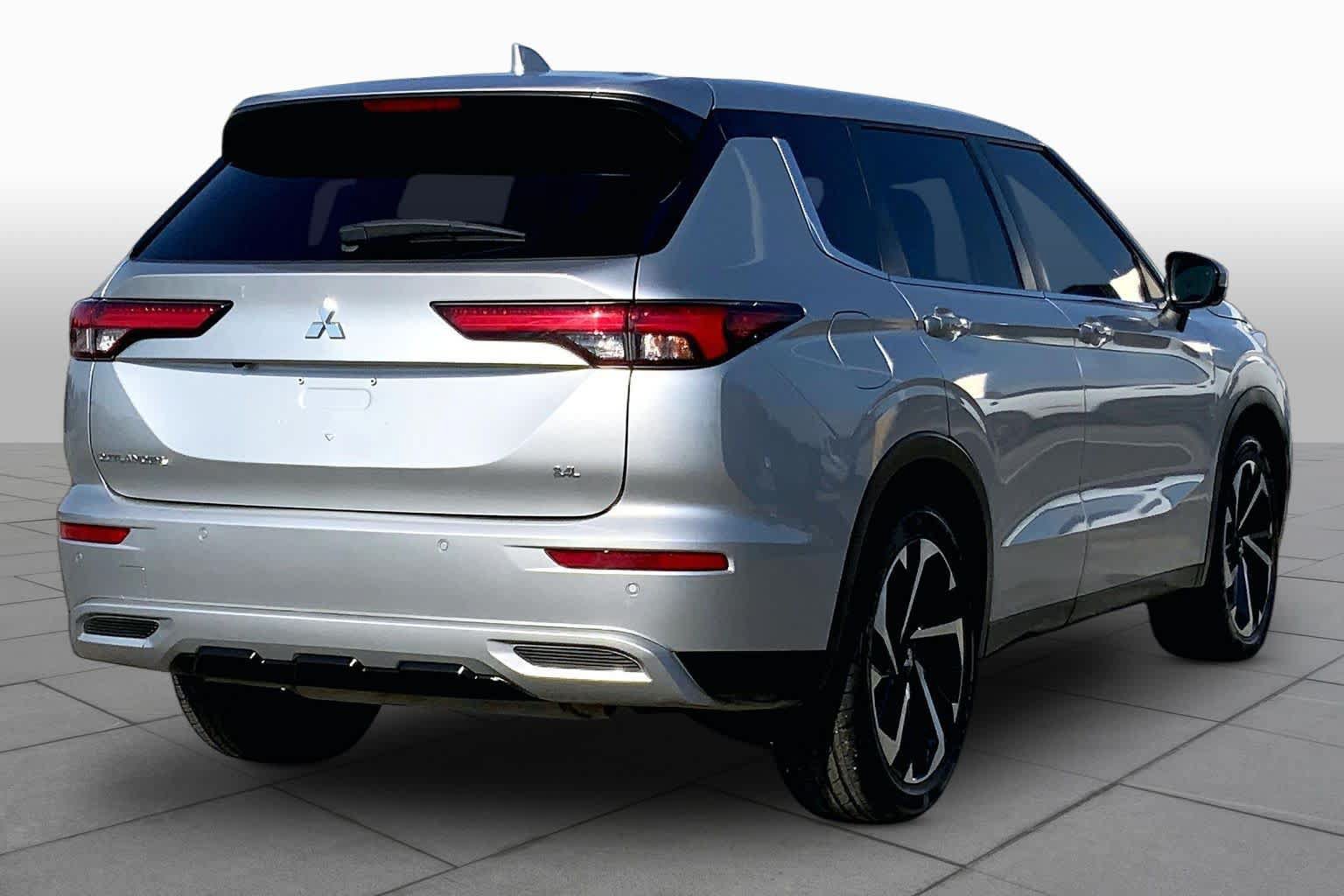 Used 2022 Mitsubishi Outlander SE FWD image 13