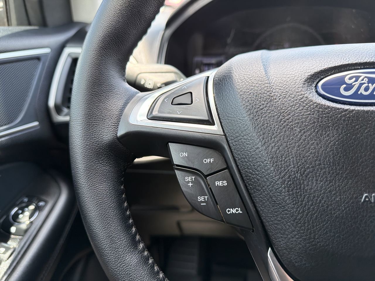 Certified 2023 Ford Edge SEL w/ Sport Appearance Package AWD/4WD image 26