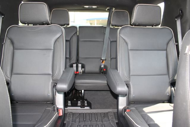 Used 2022 GMC Yukon SLT w/ SLT Premium Package AWD/4WD image 15