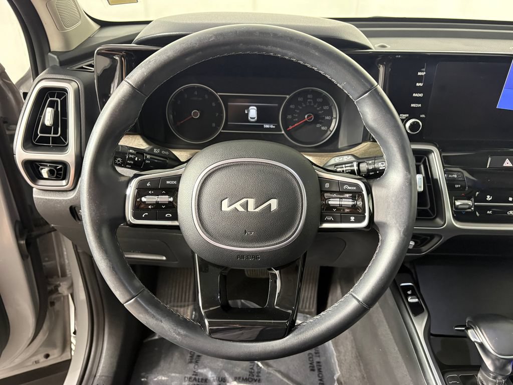 Used 2023 Kia Sorento EX w/ Panoramic Sunroof Package FWD image 15