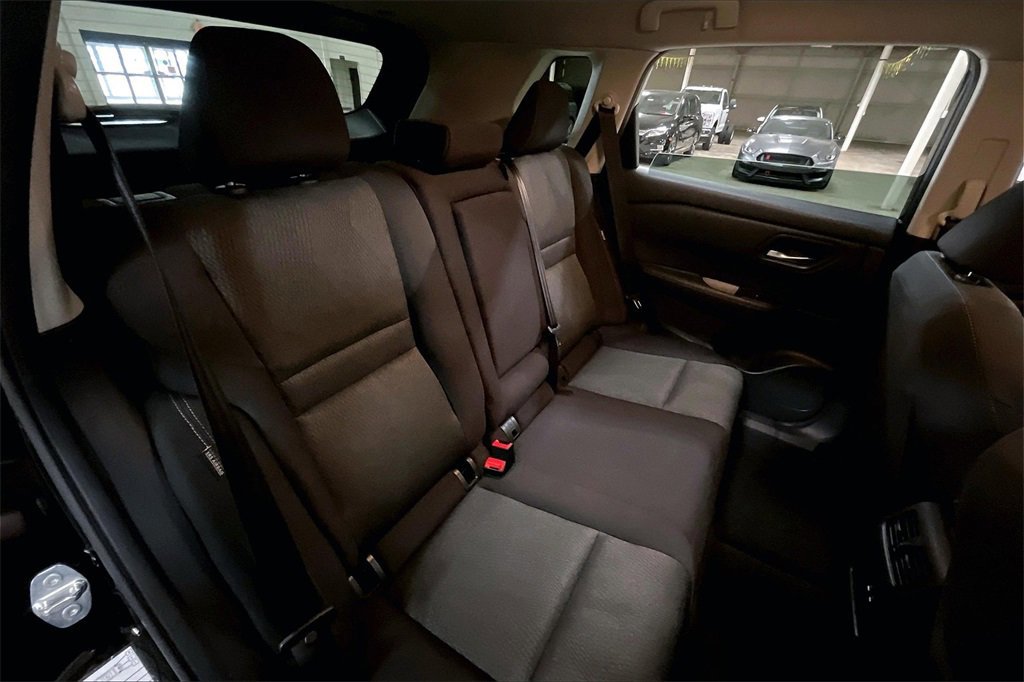 Used 2024 Nissan Rogue SV image 25