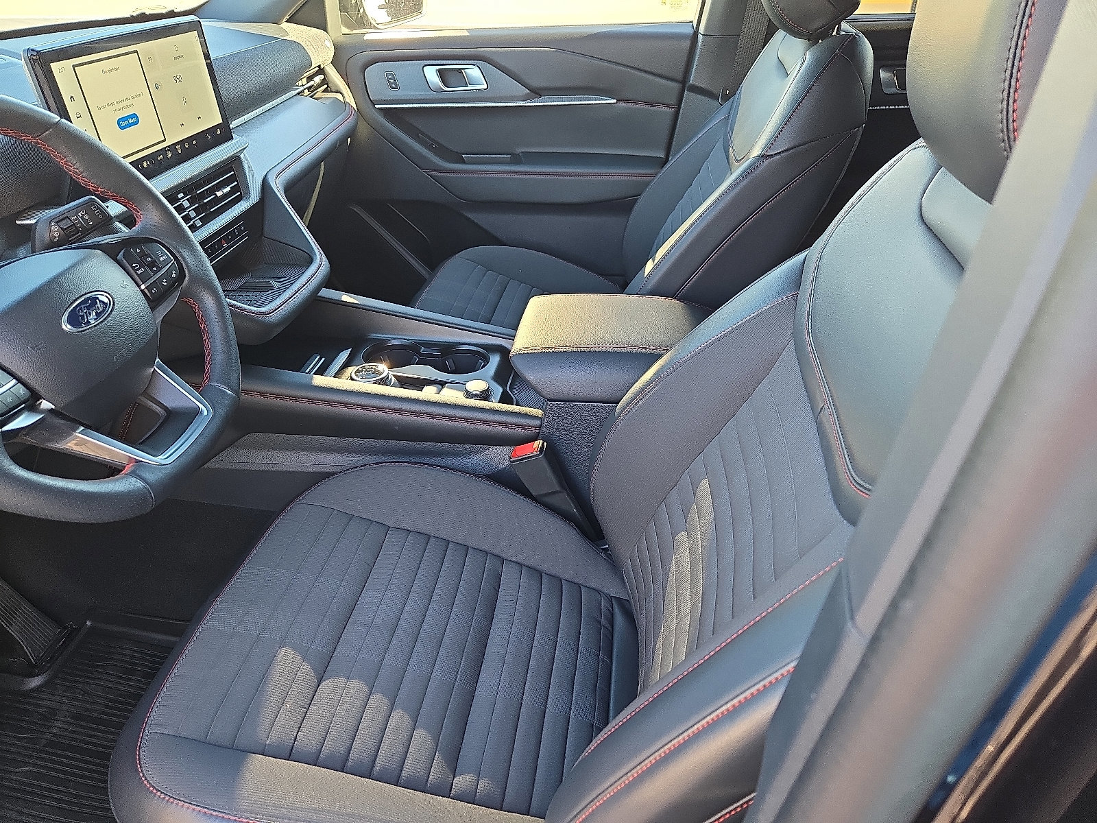 Certified 2025 Ford Explorer ST-Line w/ Premium Package image 12