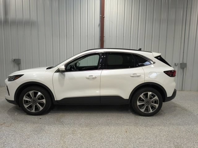 Certified 2023 Ford Escape Platinum AWD/4WD image 9