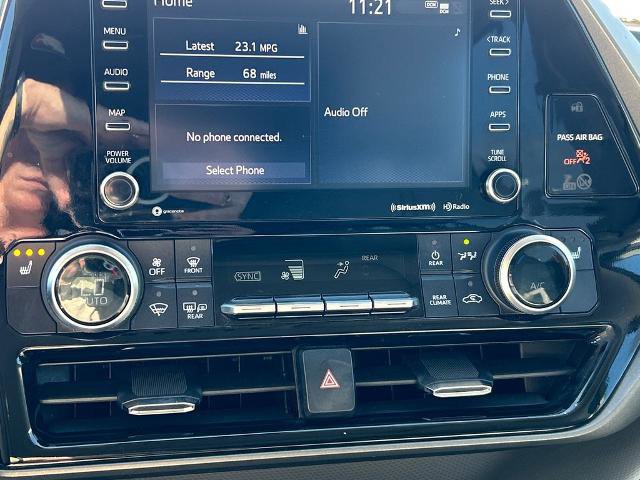 Used 2021 Toyota Highlander XLE image 19