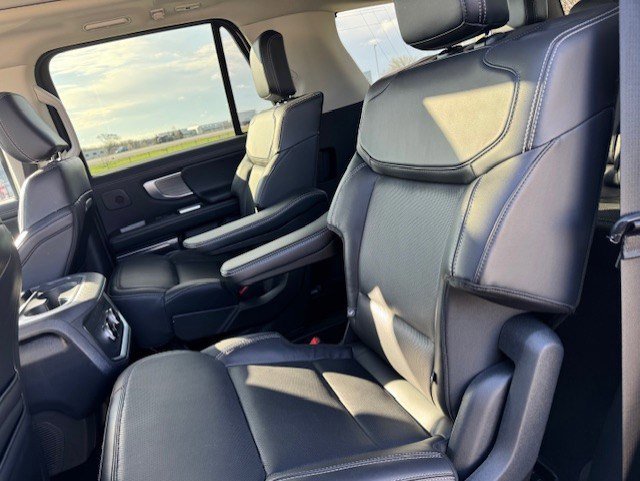 Certified 2025 Ford Expedition Platinum w/ Driver's Package image 28