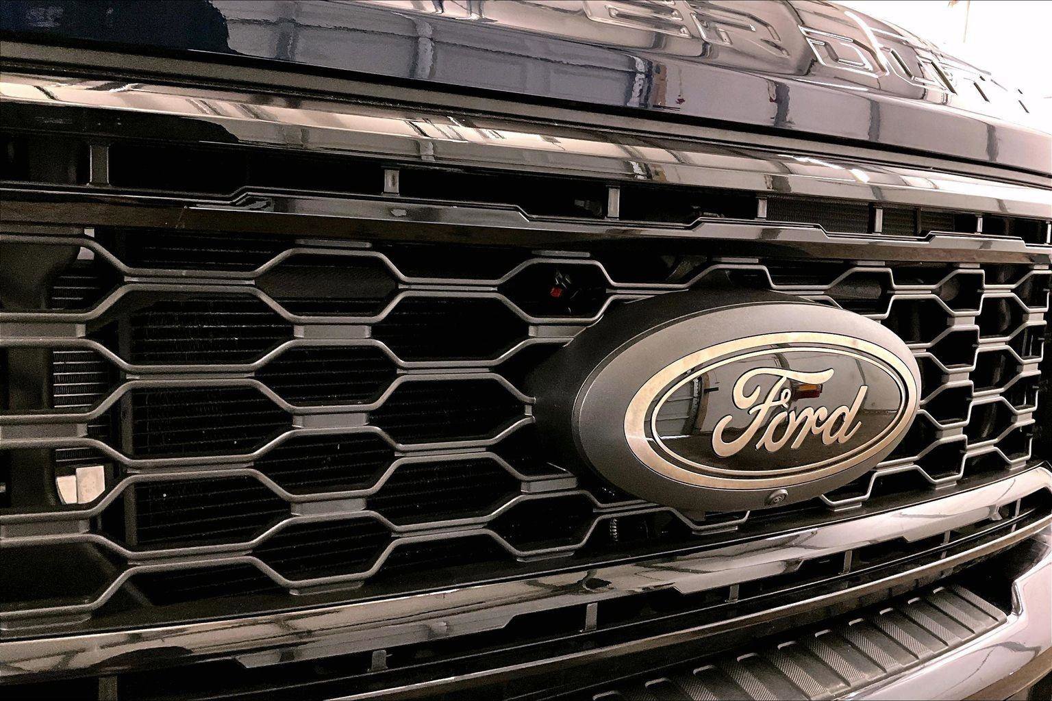 Certified 2025 Ford F250 Lariat w/ Lariat Ultimate Package image 29