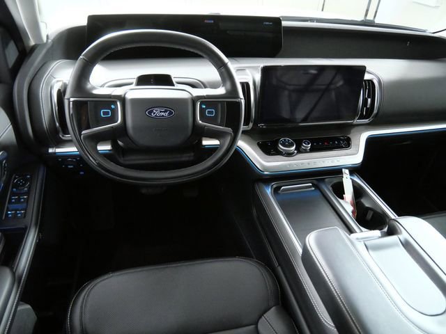 Certified 2025 Ford Expedition Max Platinum AWD/4WD image 8