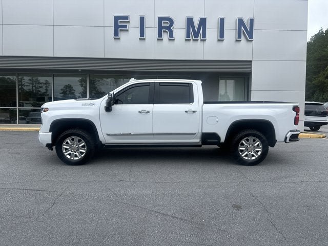 Used 2025 Chevrolet Silverado 2500 High Country w/ High Country Premium Package AWD/4WD image 1