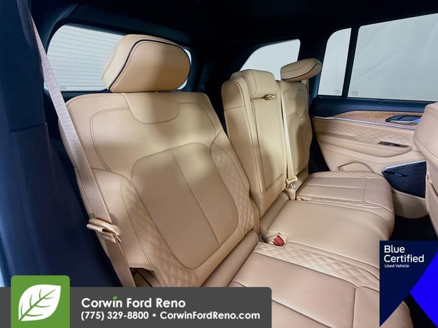 Used 2023 Jeep Grand Cherokee Summit AWD/4WD image 33