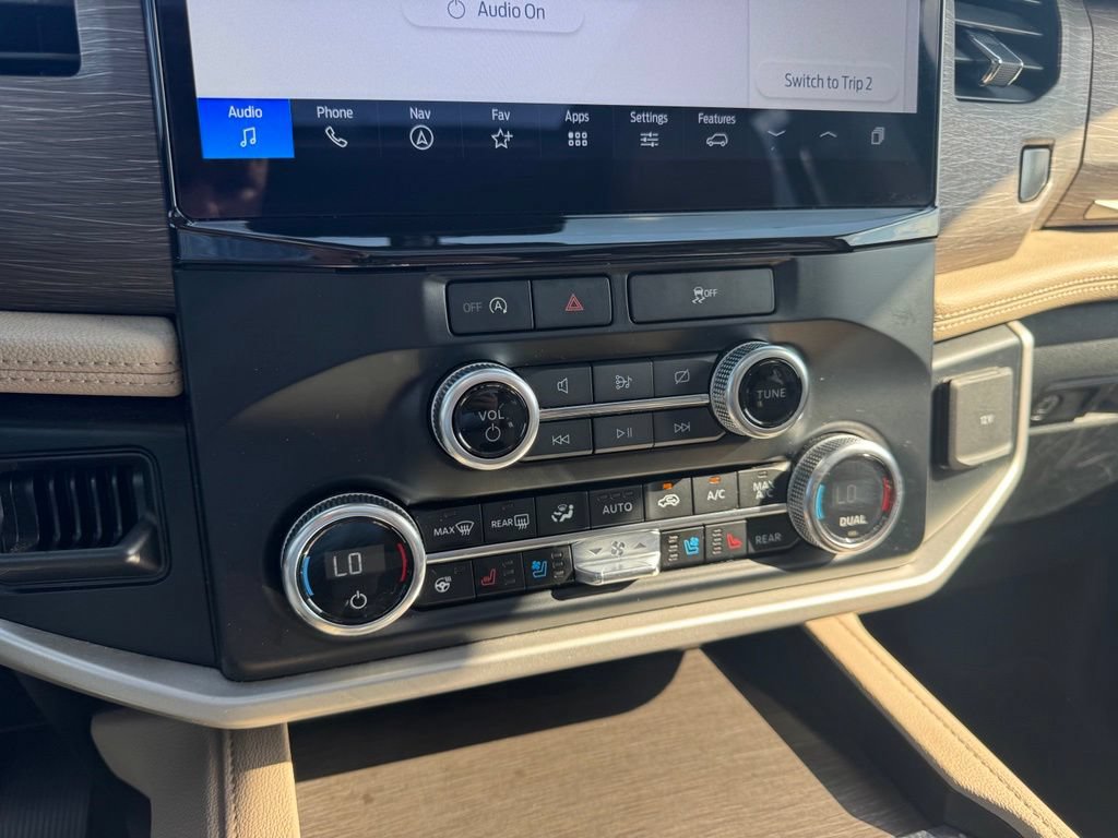 Certified 2024 Ford Expedition Limited AWD/4WD image 13