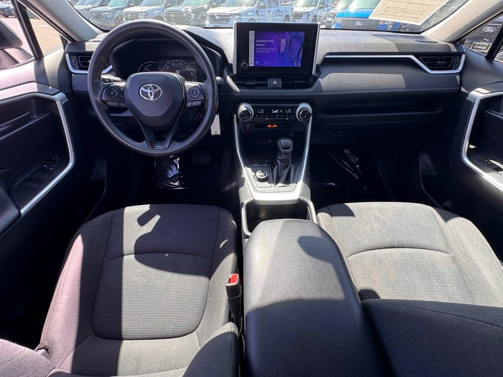 Used 2023 Toyota RAV4 LE AWD/4WD image 26