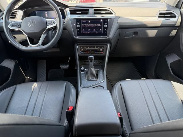 Used 2023 Volkswagen Tiguan SE FWD image 14