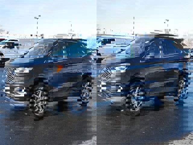 Certified 2023 Ford Edge SEL image 4