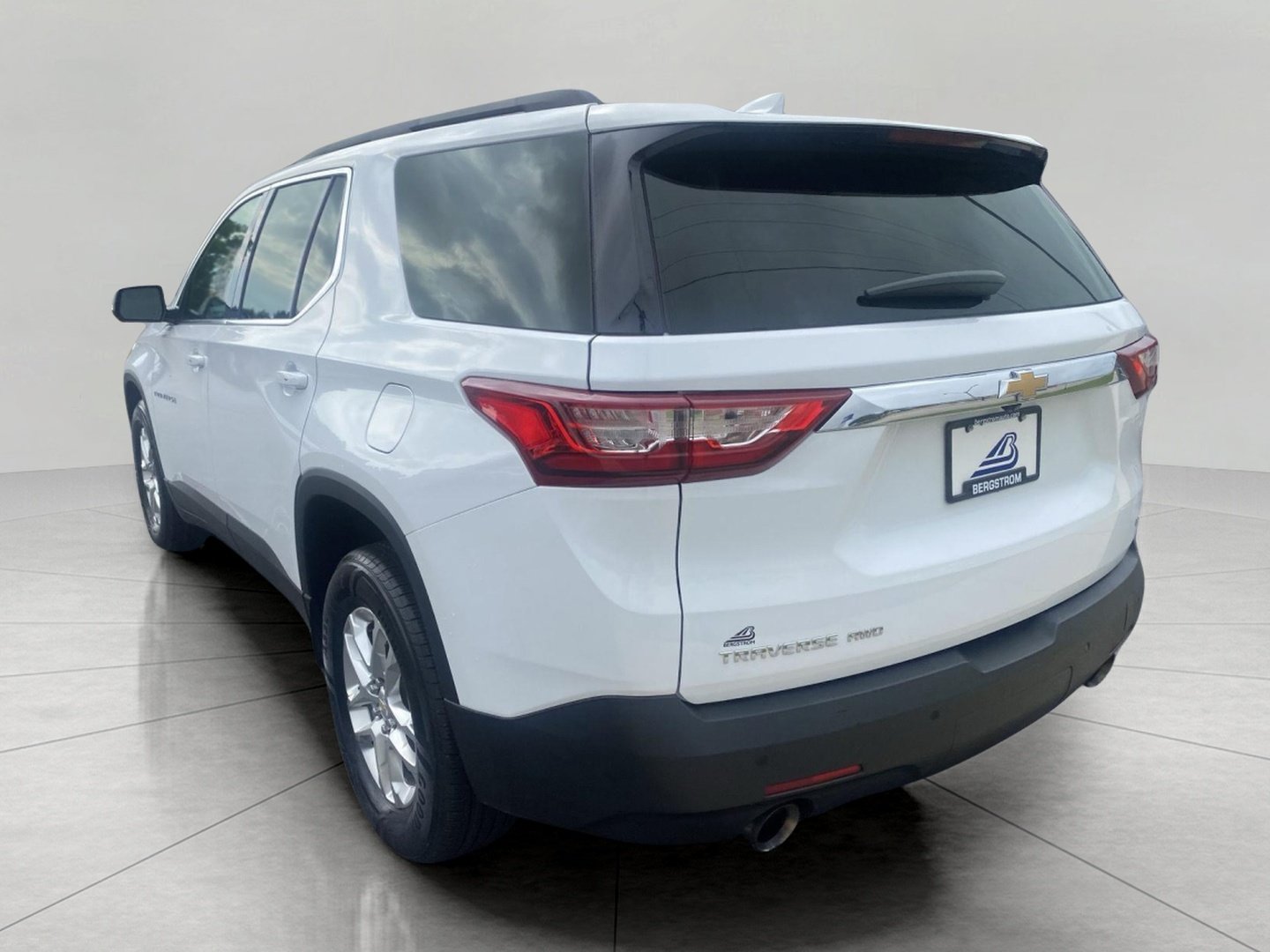 Used 2020 Chevrolet Traverse LT w/ LPO, Floor Liner Package AWD/4WD image 13