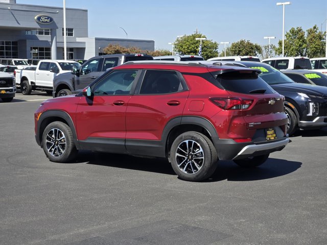 Used 2025 Chevrolet TrailBlazer LT AWD/4WD image 8