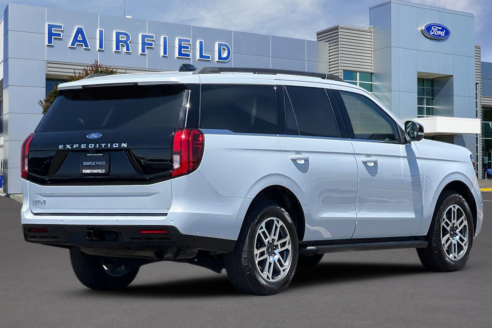 Certified 2025 Ford Expedition Active AWD/4WD image 2