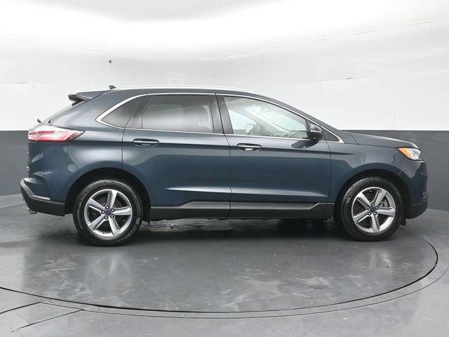 Certified 2019 Ford Edge Titanium w/ Cold Weather Package AWD/4WD image 8