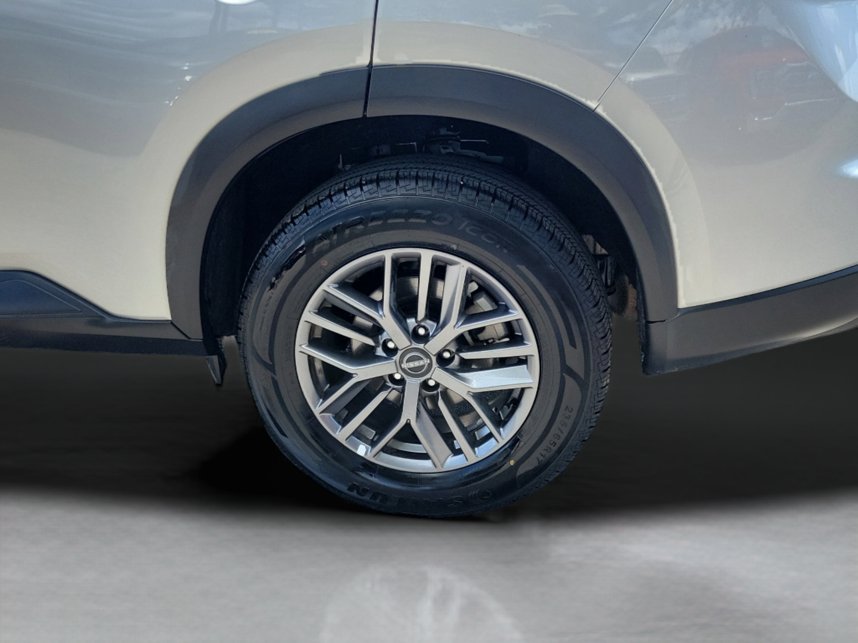 Used 2024 Nissan Rogue S AWD/4WD image 31