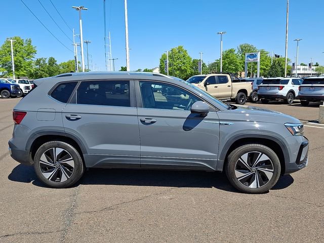 Used 2023 Volkswagen Taos SE w/ Panoramic Sunroof Package AWD/4WD image 6
