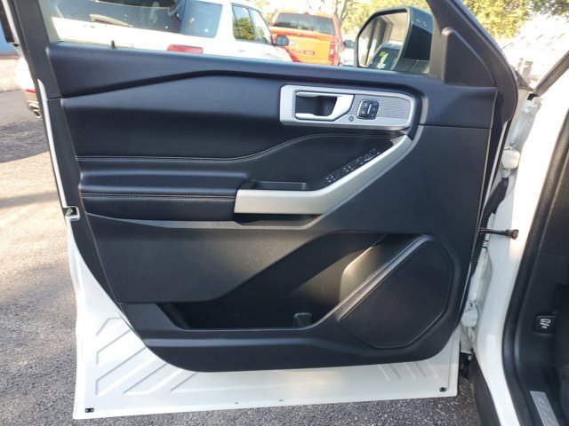 Certified 2022 Ford Explorer Limited w/ Equipment Group 301A image 17