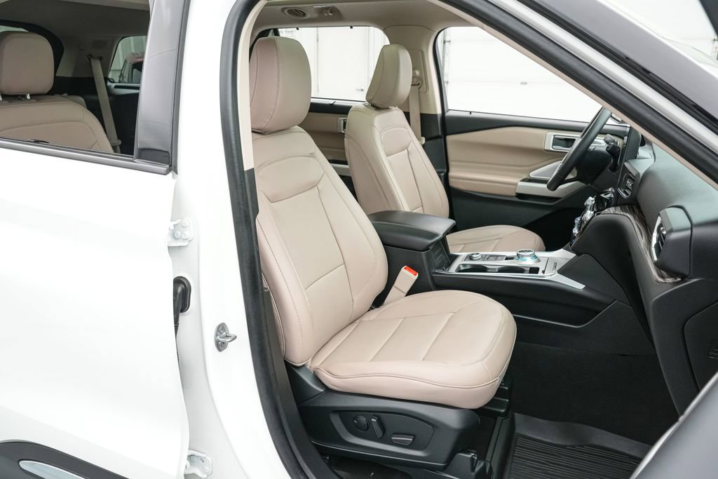 Certified 2023 Ford Explorer Limited w/ Limited Technology Package AWD/4WD image 25