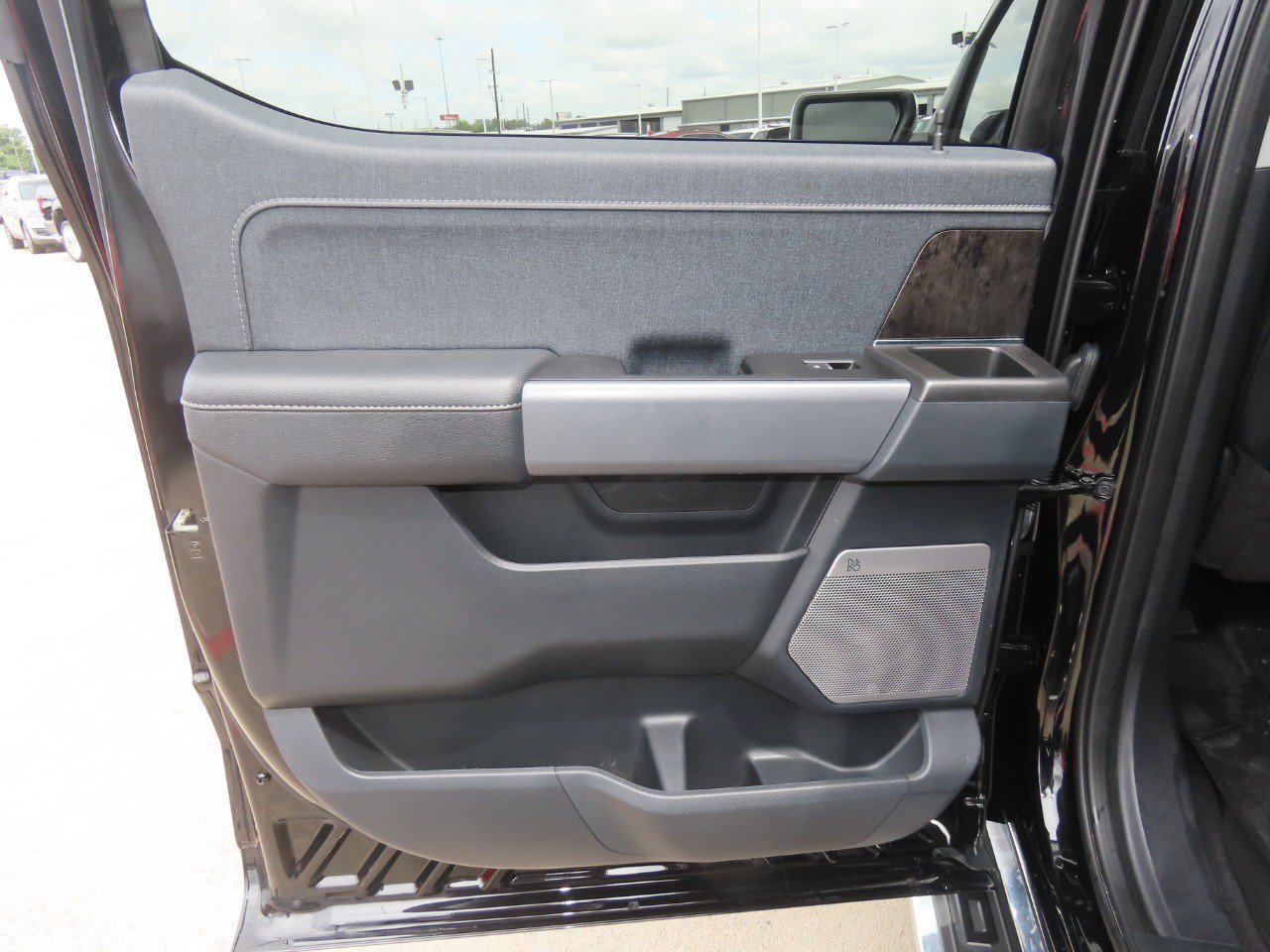 Certified 2023 Ford F150 Lariat w/ Trailer Tow Package AWD/4WD image 20