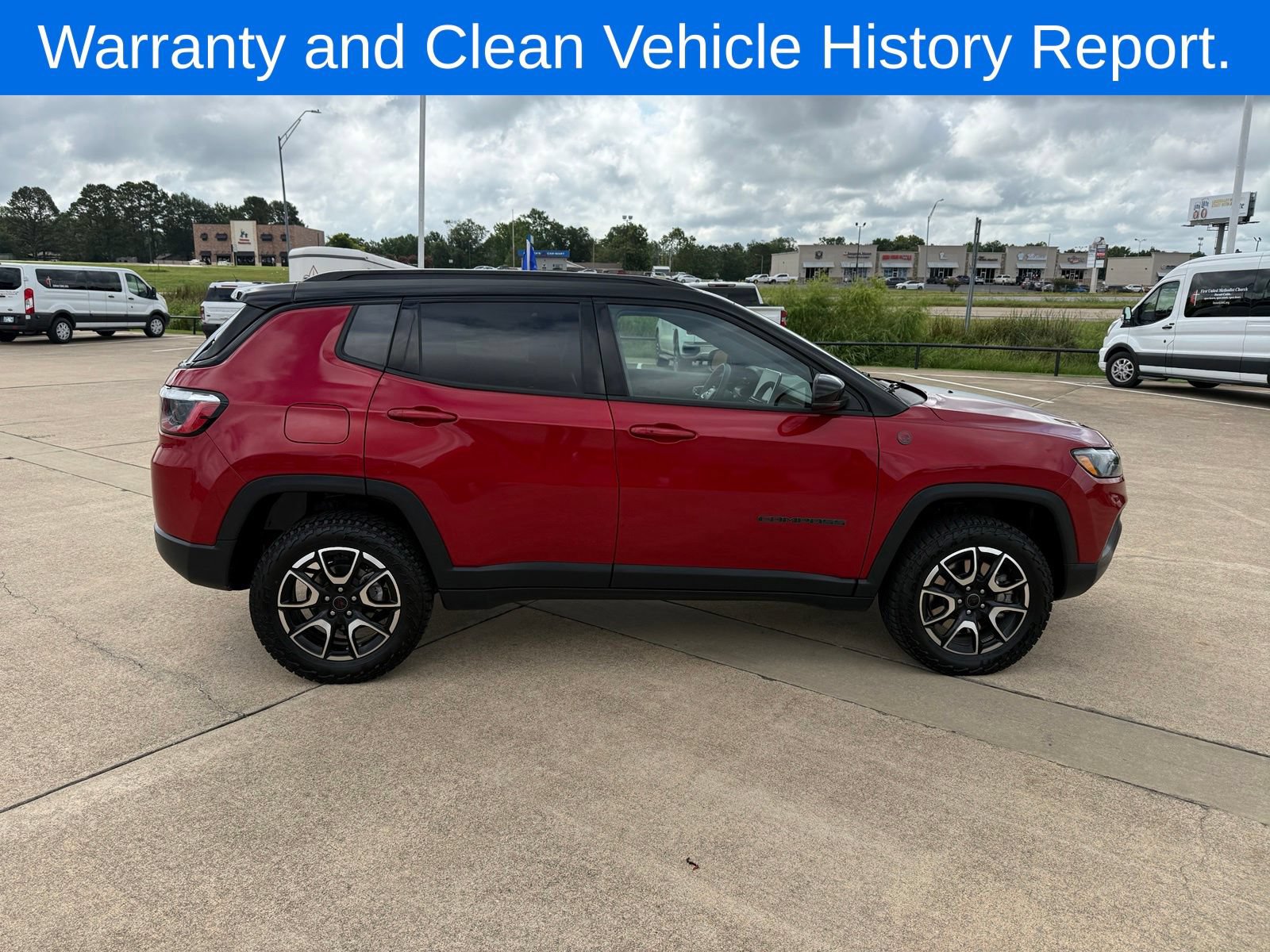 Used 2025 Jeep Compass Trailhawk AWD/4WD image 4