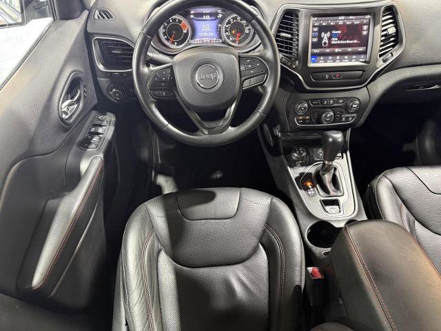 Used 2019 Jeep Cherokee Trailhawk AWD/4WD image 16
