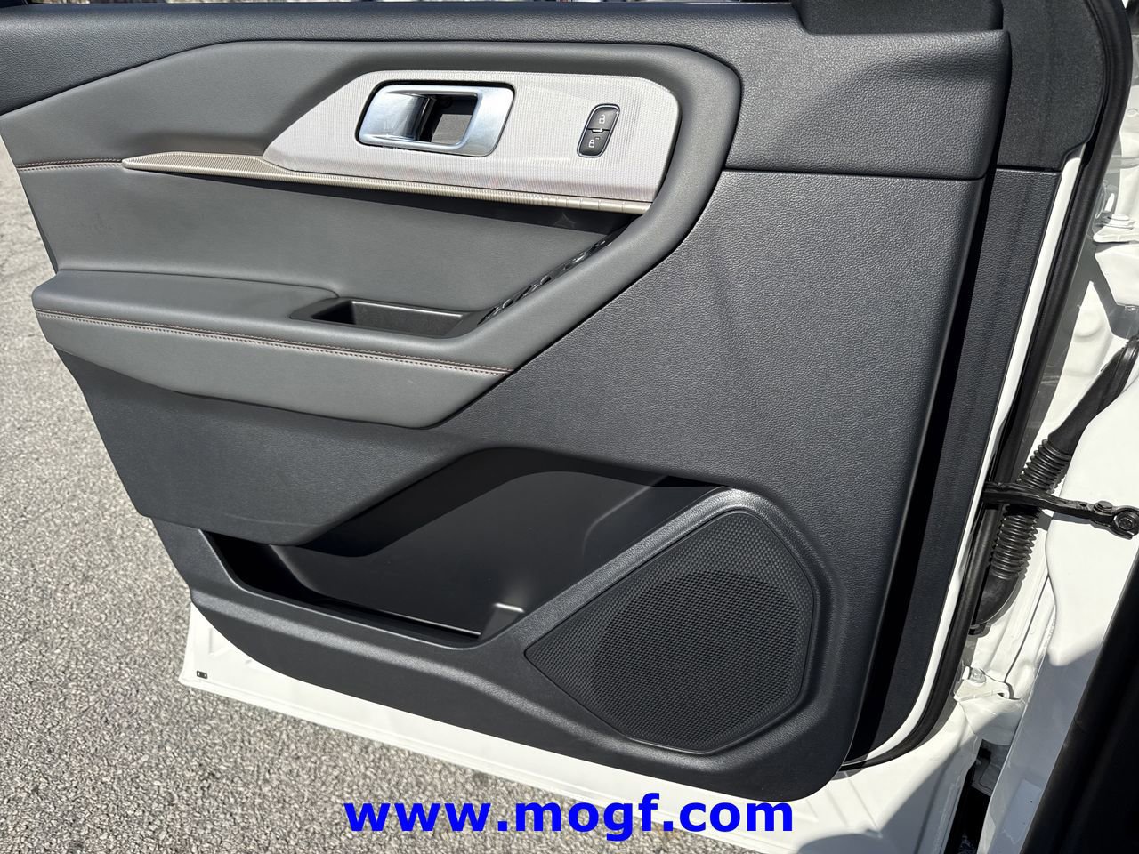 Certified 2025 Ford Explorer Active w/ Active Comfort Package image 20