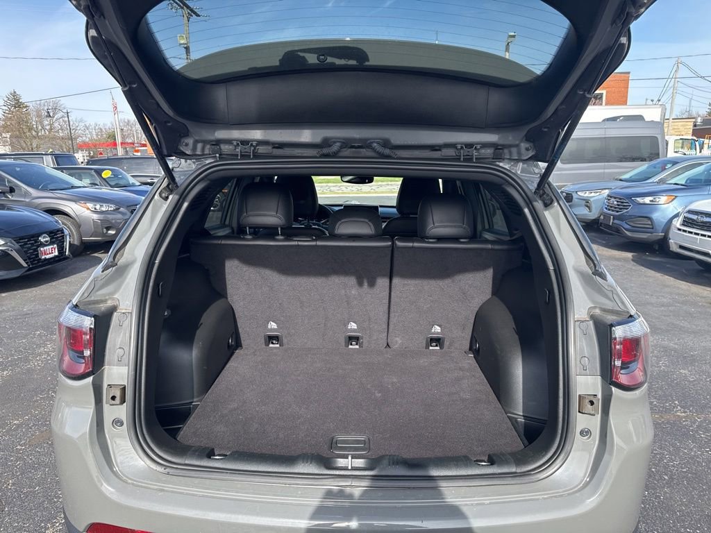 Used 2023 Jeep Compass Latitude image 43