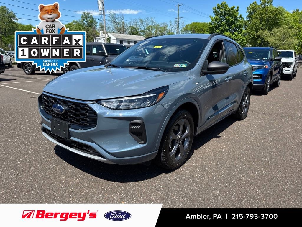 Certified 2023 Ford Escape ST-Line w/ Tech Pack #1 AWD/4WD image 1