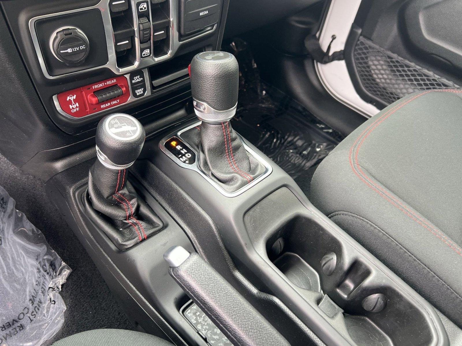 Used 2021 Jeep Wrangler Unlimited Rubicon w/ Cold Weather Group AWD/4WD image 29