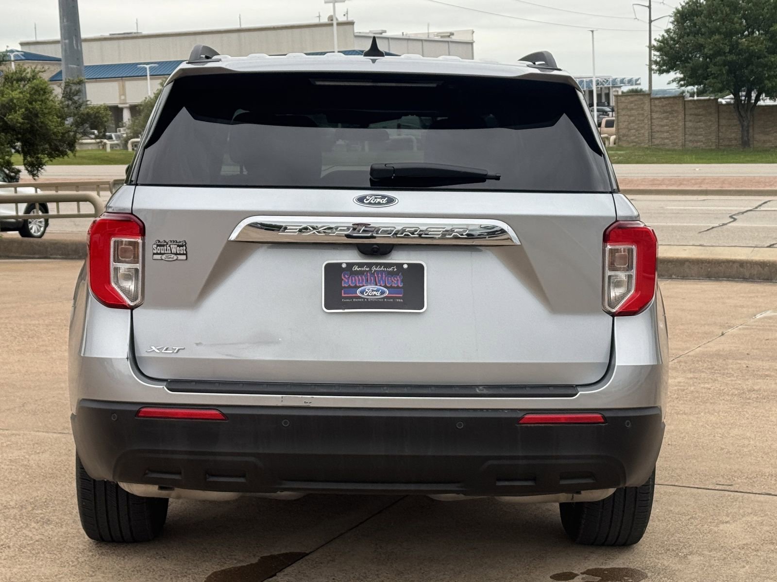 Certified 2023 Ford Explorer XLT RWD image 5