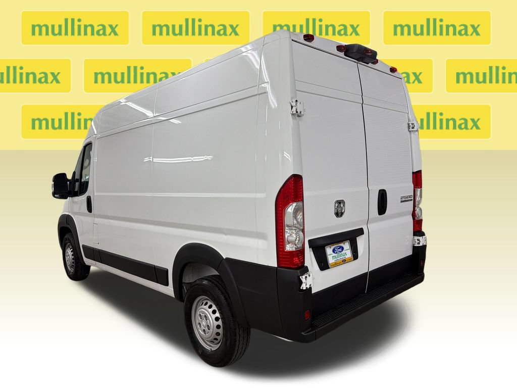 Used 2024 RAM ProMaster 2500 w/ Convenience Group FWD image 10