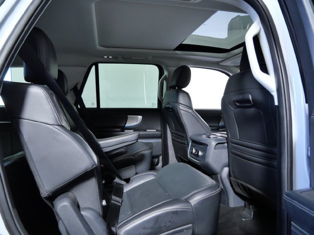 Certified 2025 Ford Expedition Platinum AWD/4WD image 13