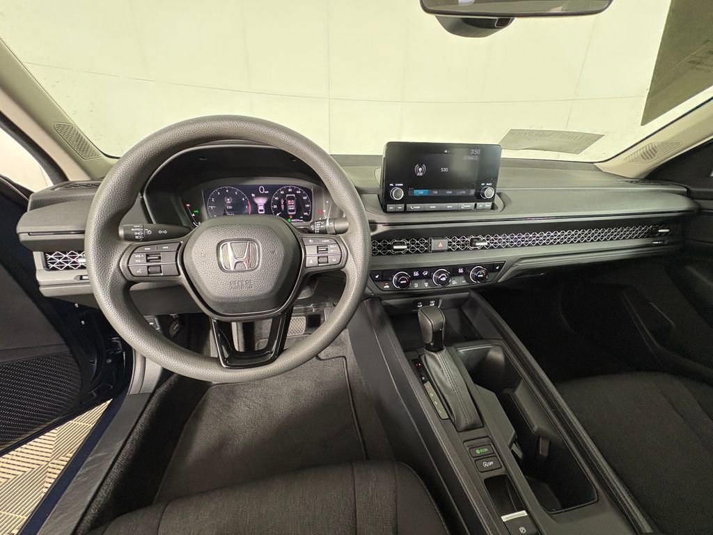 Used 2023 Honda Accord EX image 11