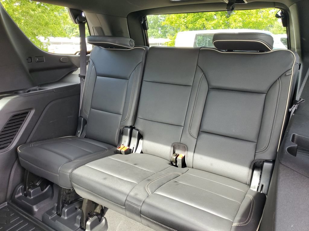 Used 2023 GMC Yukon SLT w/ SLT Premium Package AWD/4WD image 17