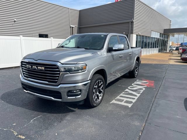 Used 2025 RAM 1500 Laramie AWD/4WD image 1