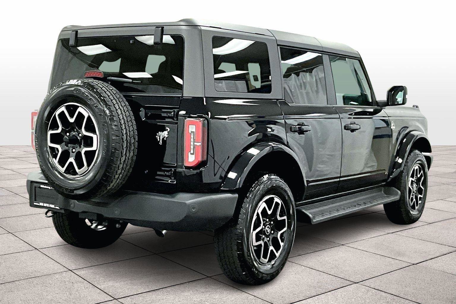 Certified 2025 Ford Bronco Outer Banks image 3