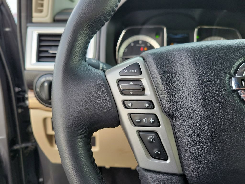 Used 2017 Nissan Titan SL image 23
