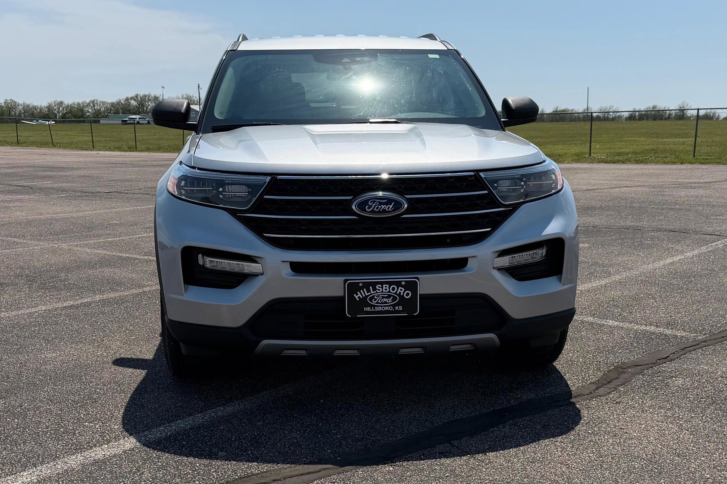 Certified 2023 Ford Explorer XLT w/ Equipment Group 202A AWD/4WD image 2
