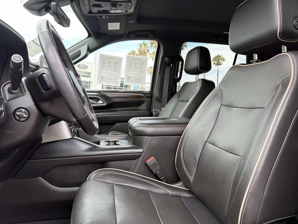 Used 2021 Chevrolet Tahoe Premier w/ Premium Package RWD image 23