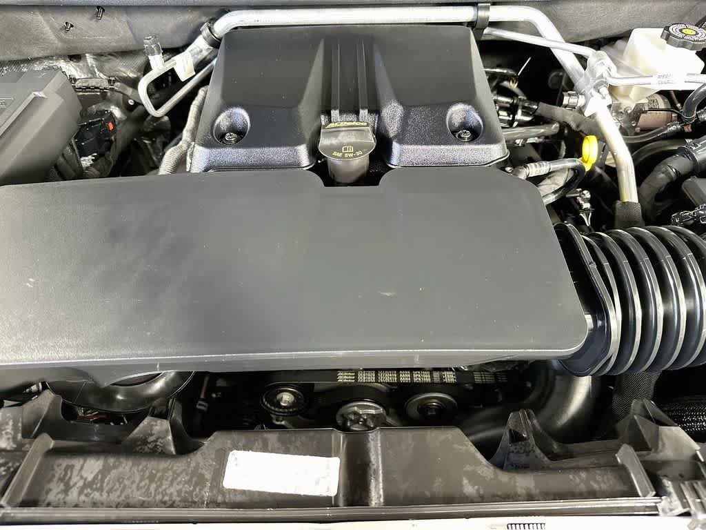Used 2024 Chevrolet Colorado Z71 w/ Z71 Convenience Package 2 AWD/4WD image 9