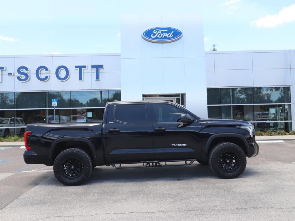 Used 2025 Toyota Tundra SR5 AWD/4WD image 17