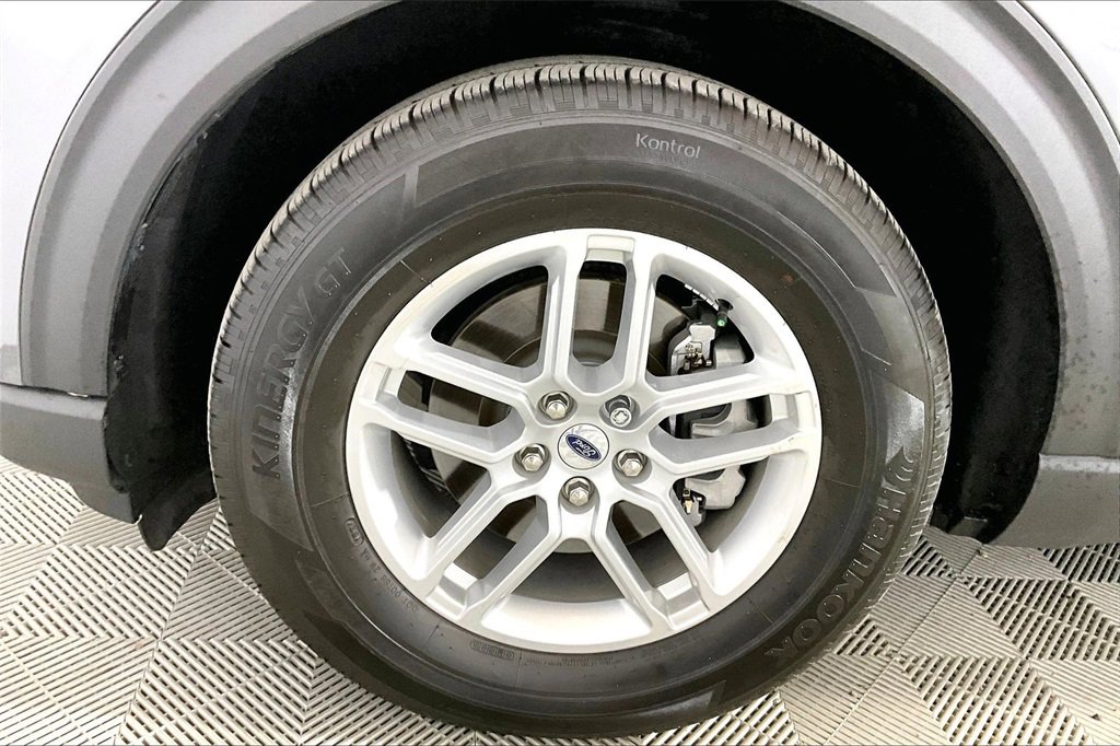 Certified 2025 Ford Explorer Active image 7