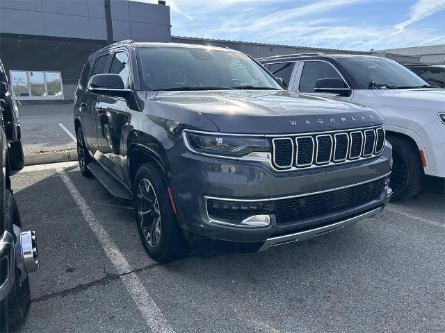 Used 2023 Jeep Wagoneer Series III w/ Preferred Equipment Group image 2