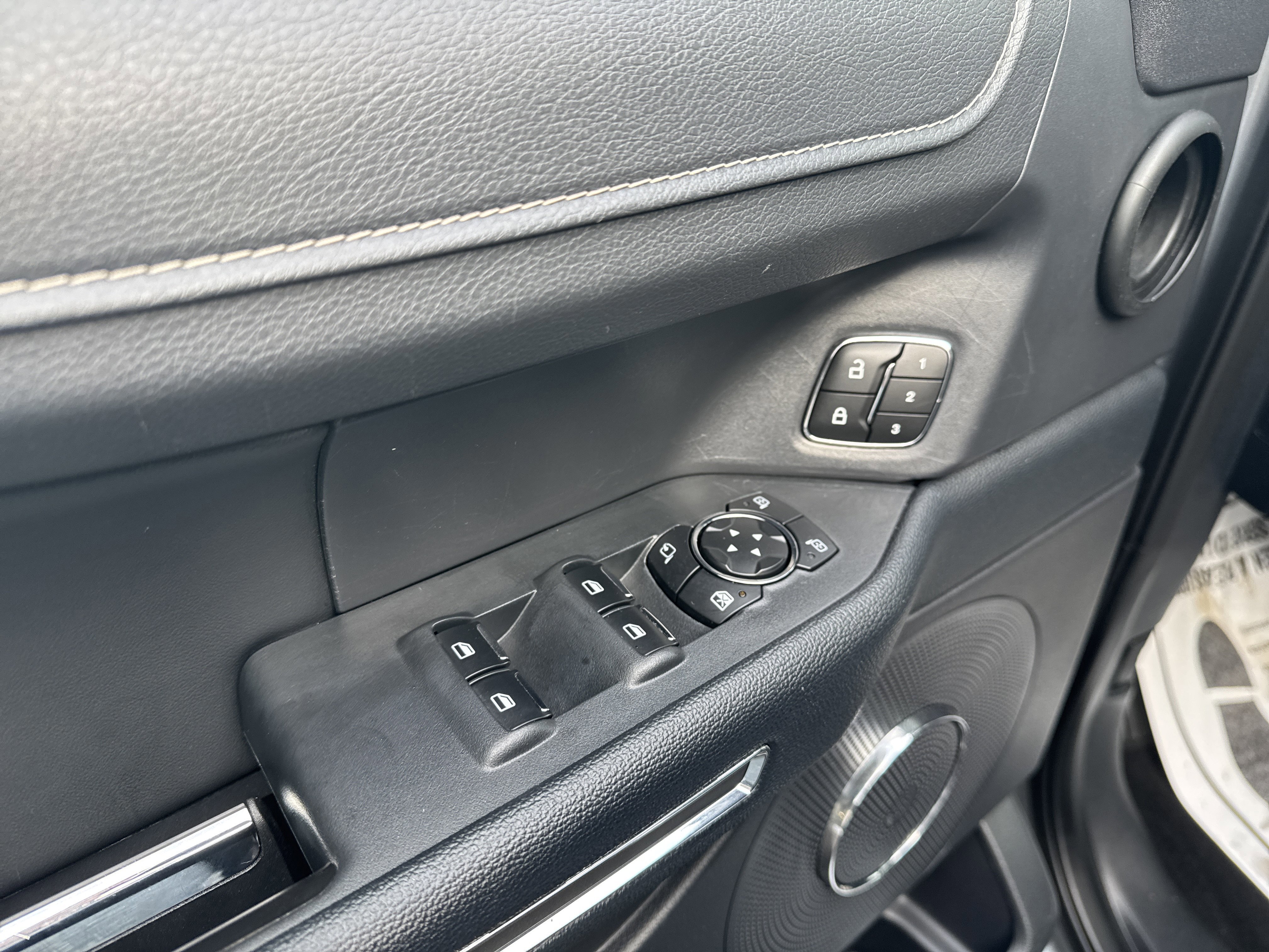 Certified 2024 Ford Expedition XLT image 10